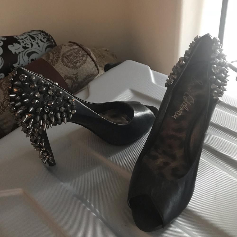 Sam Edelman black open toe pumps